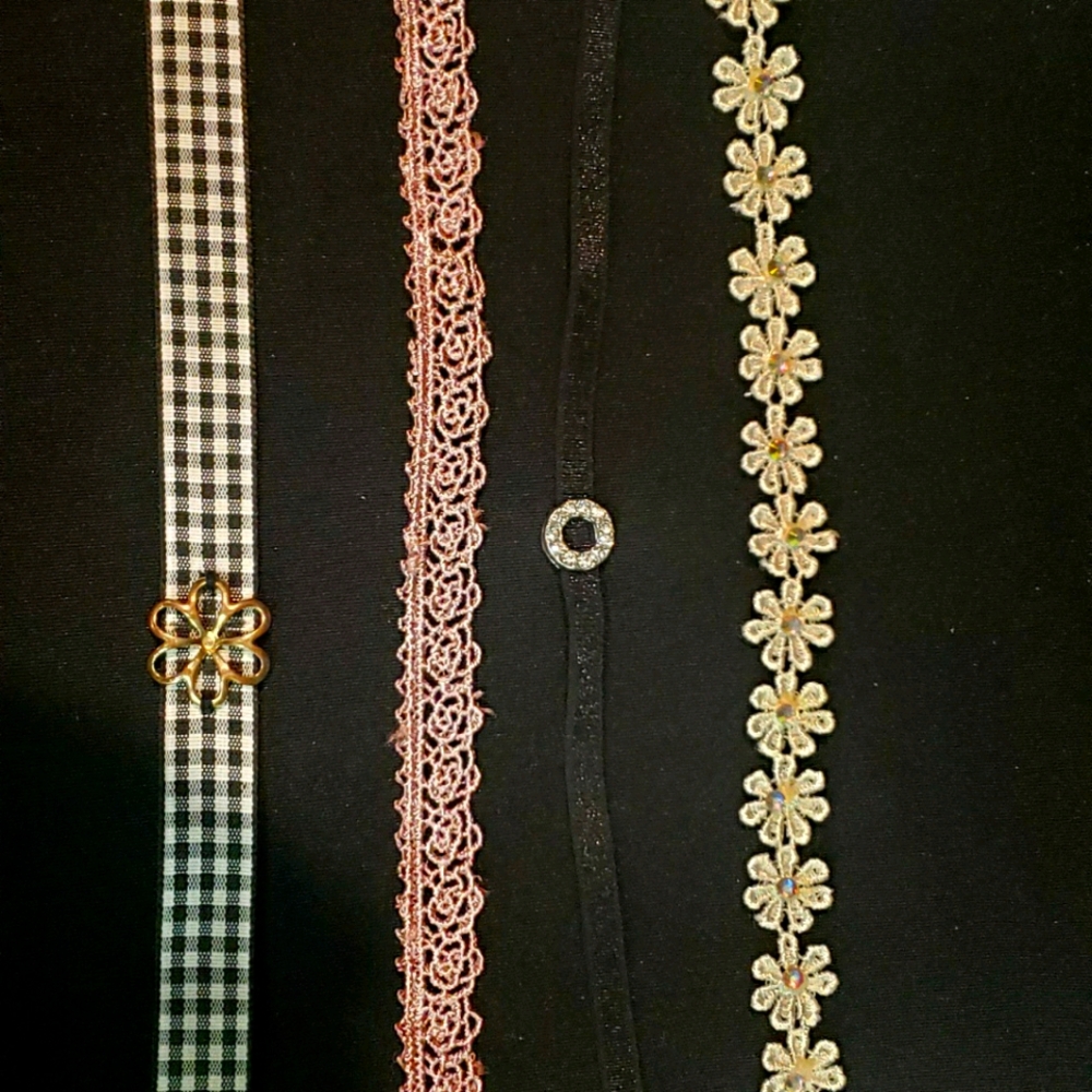 4 ardene chokers